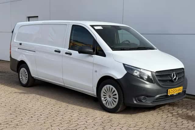 Mercedes-Benz Vito (2022) thumbnail 4