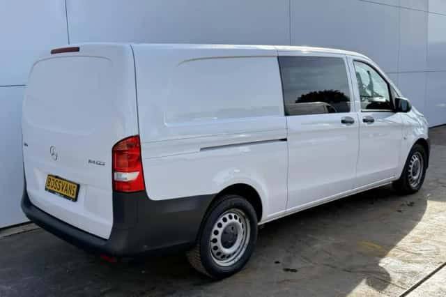 Mercedes-Benz Vito (2022) thumbnail 3