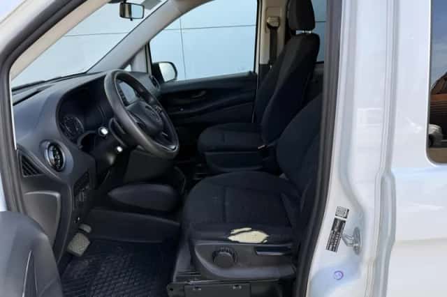 Mercedes-Benz Vito (2022) thumbnail 6