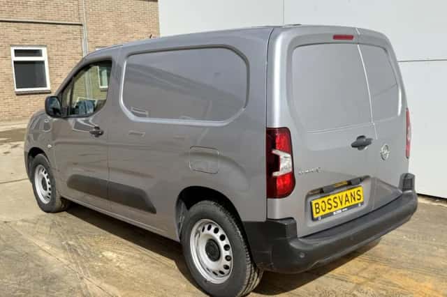 Opel Combo (2022) thumbnail 2