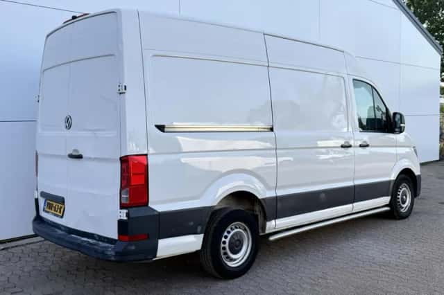 Volkswagen Crafter (2017) thumbnail 3
