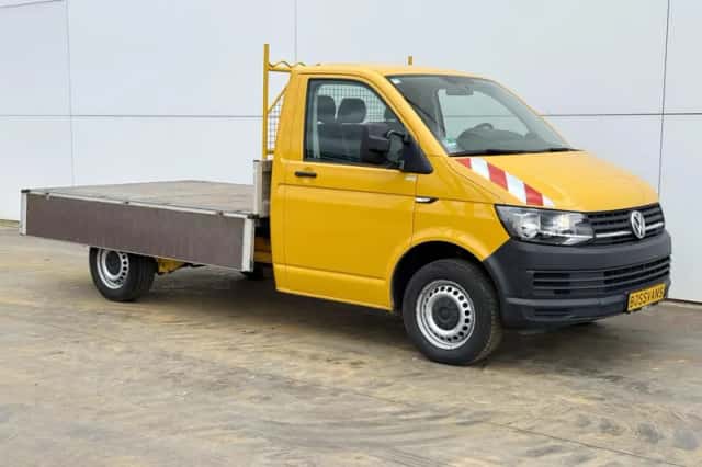Volkswagen Transporter (2018) thumbnail 5