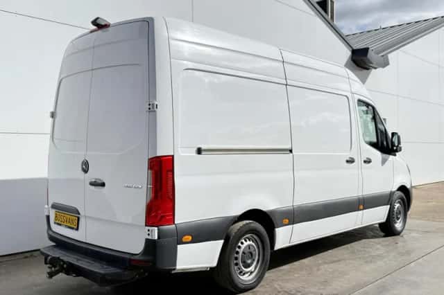 Mercedes-Benz Sprinter (2022) thumbnail 3