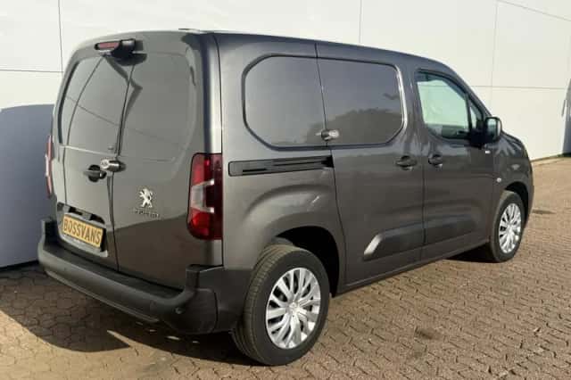 Peugeot Partner (2021) thumbnail 3