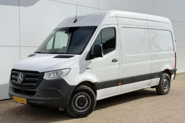 Mercedes-Benz eSprinter (2022) thumbnail 1