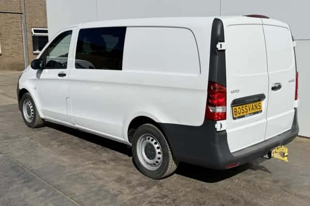 Mercedes-Benz Vito (2022) thumbnail 2