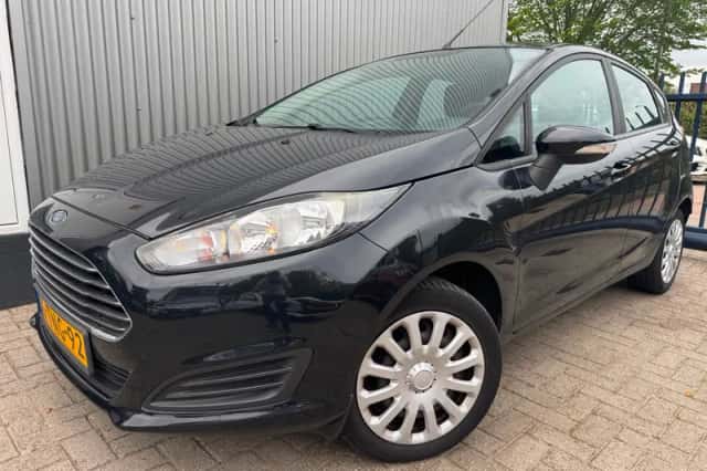 Ford Fiesta (2014) thumbnail 6
