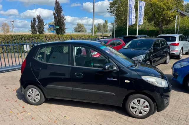 Hyundai i10 (2014) thumbnail 3
