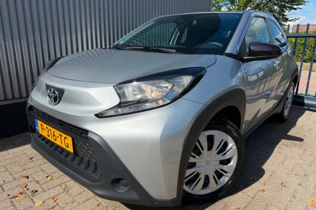 Toyota Aygo X (2022) thumbnail 2