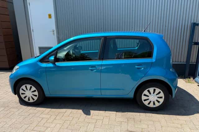 Volkswagen Up! (2017) thumbnail 3