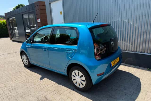 Volkswagen Up! (2017) thumbnail 4