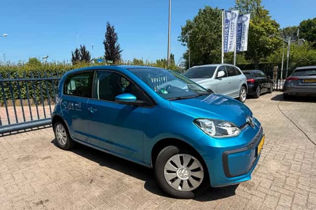 Volkswagen Up! (2017) thumbnail 6