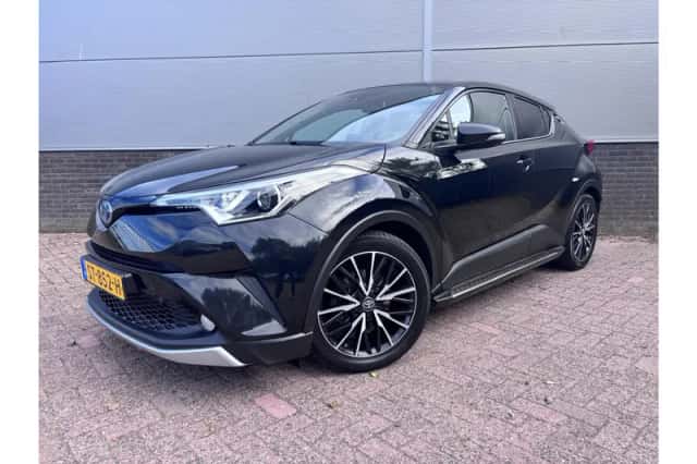 Toyota C-HR (2018) thumbnail 1