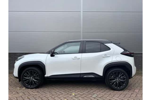 Toyota Yaris Cross (2022) thumbnail 2
