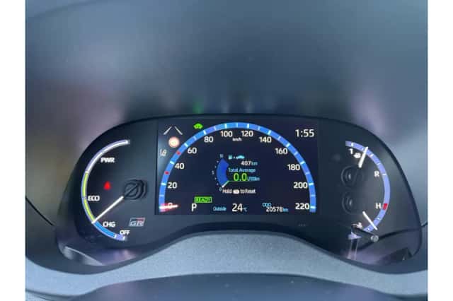Toyota Yaris Cross (2024) thumbnail 3