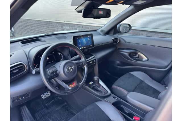 Toyota Yaris Cross (2024) thumbnail 4
