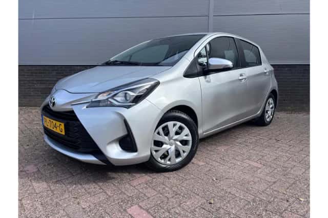Toyota Yaris (2017) thumbnail 1