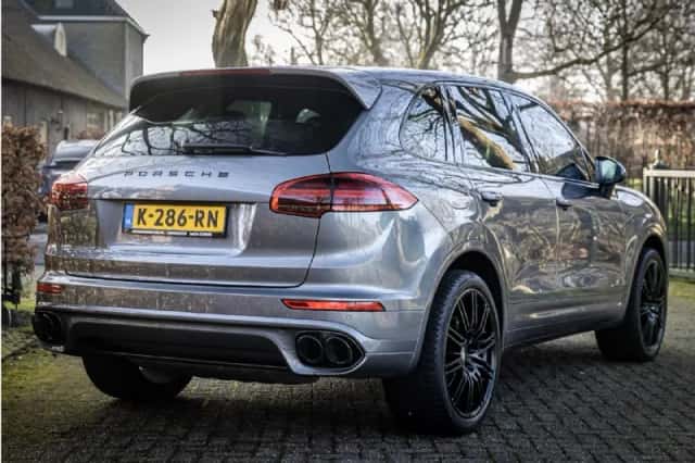 Porsche Cayenne (2016) thumbnail 4