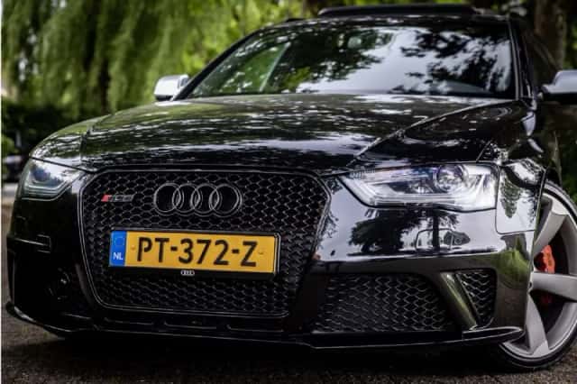 Audi A4 (2013) thumbnail 2