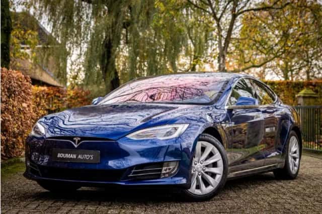 Tesla Model S (2017) thumbnail 1