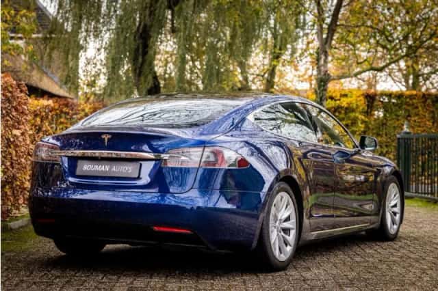Tesla Model S (2017) thumbnail 4