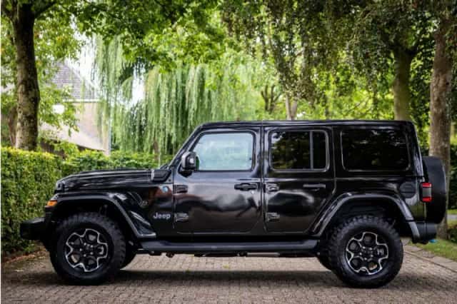 Jeep Wrangler (2023) thumbnail 3