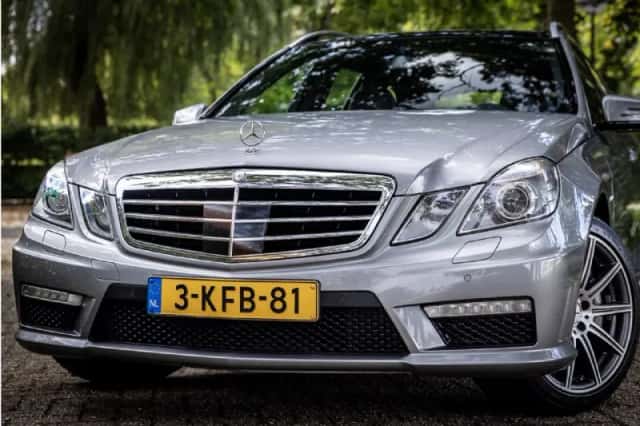 Mercedes-Benz E-Klasse (2013) thumbnail 2
