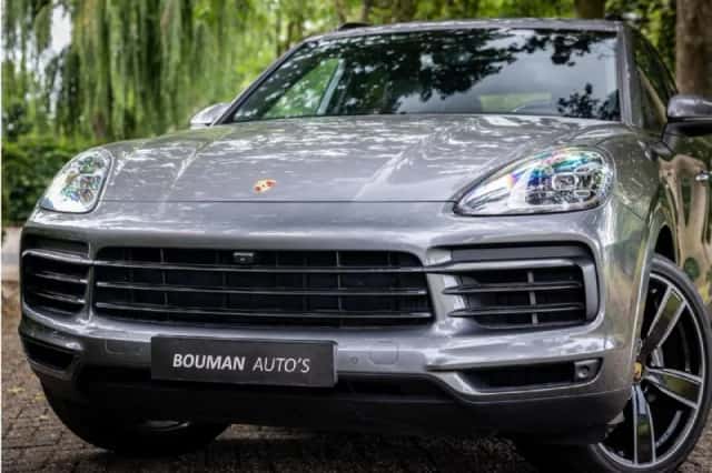 Porsche Cayenne (2019) thumbnail 2