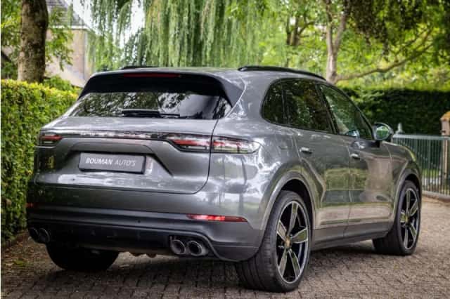 Porsche Cayenne (2019) thumbnail 4