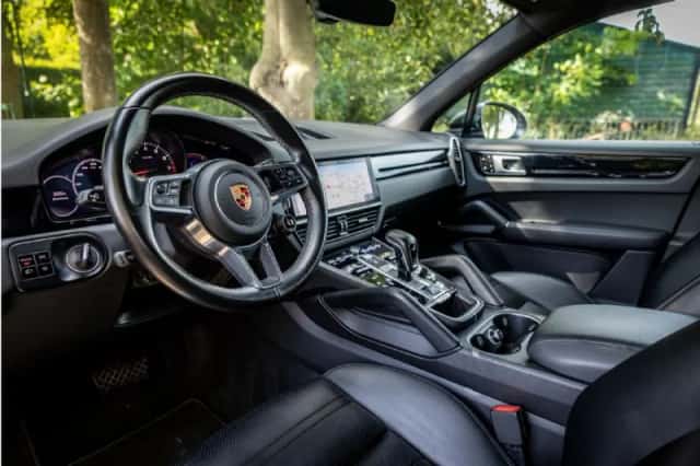 Porsche Cayenne (2019) thumbnail 5