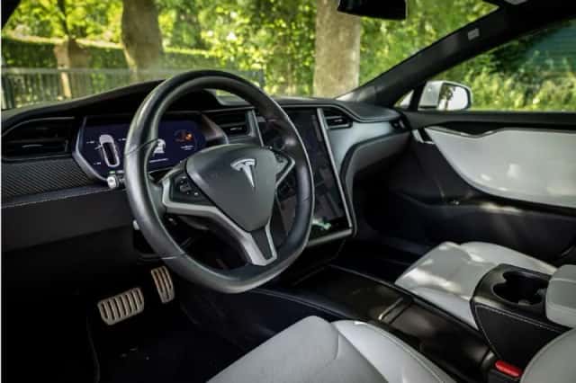 Tesla Model S (2018) thumbnail 5