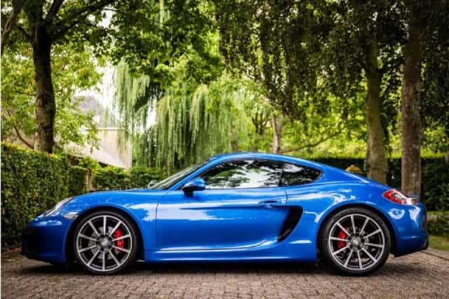Porsche Cayman (2015) thumbnail 3