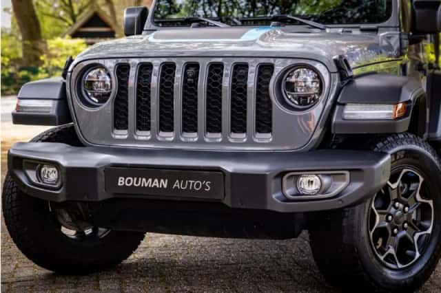 Jeep Wrangler (2022) thumbnail 2