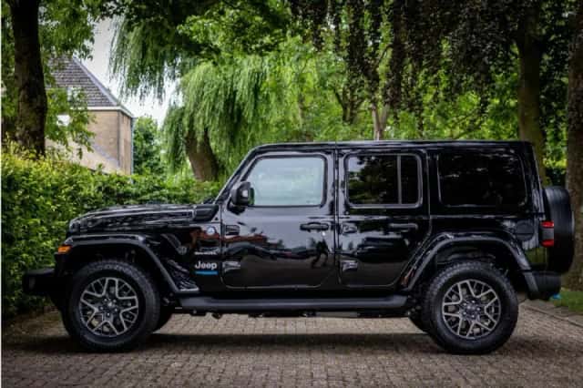 Jeep Wrangler (2022) thumbnail 3