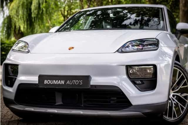 Porsche Macan (2024) thumbnail 2