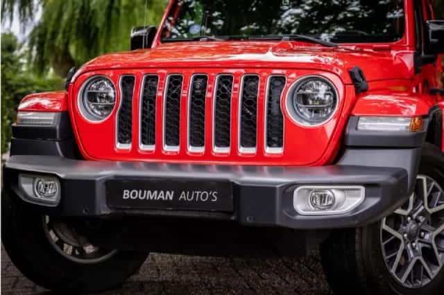 Jeep Wrangler (2021) thumbnail 2