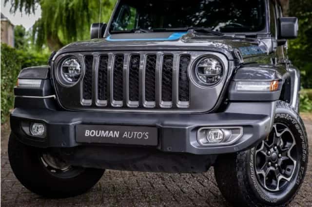 Jeep Wrangler (2021) thumbnail 2
