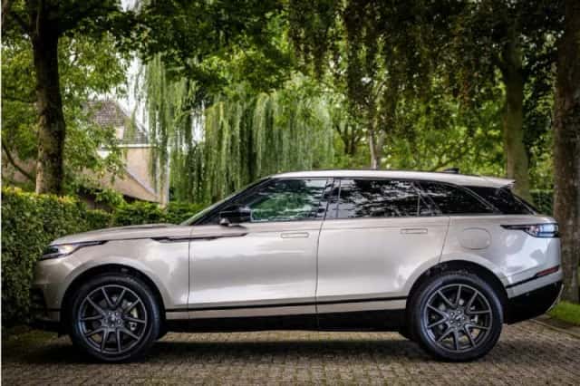 Land Rover Range Rover Velar (2025) thumbnail 3