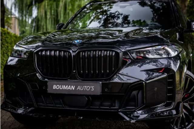 BMW X5 (2023) thumbnail 2