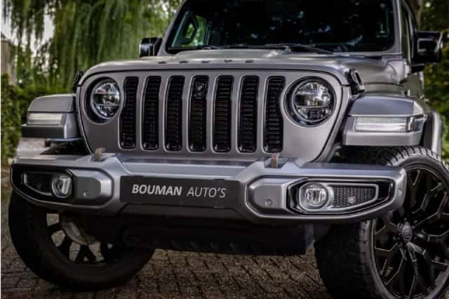 Jeep Wrangler (2022) thumbnail 2