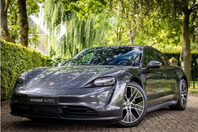 Porsche Taycan (2021) thumbnail 1