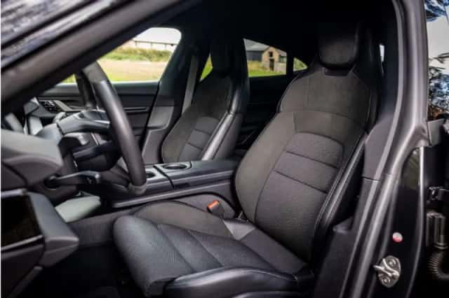 Porsche Taycan (2021) thumbnail 6