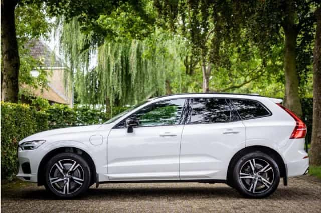 Volvo XC60 (2020) thumbnail 3