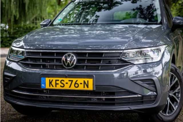Volkswagen Tiguan (2022) thumbnail 2
