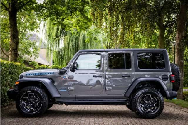 Jeep Wrangler (2022) thumbnail 3