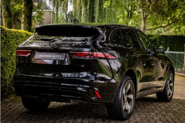 Jaguar F-Pace (2023) thumbnail 4