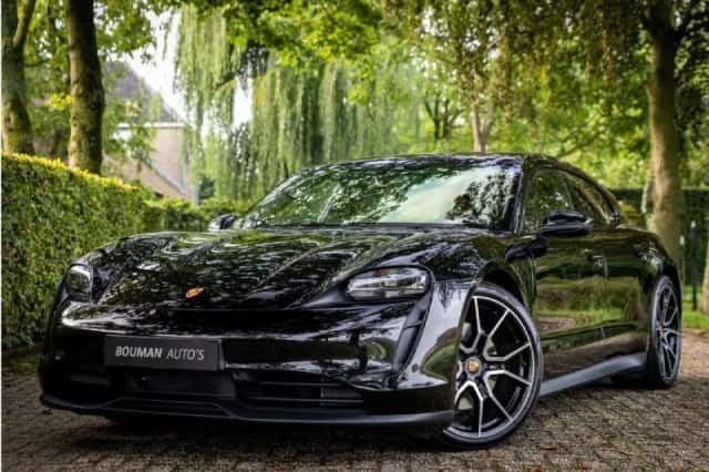Porsche Taycan Sport Turismo (2023) thumbnail 1