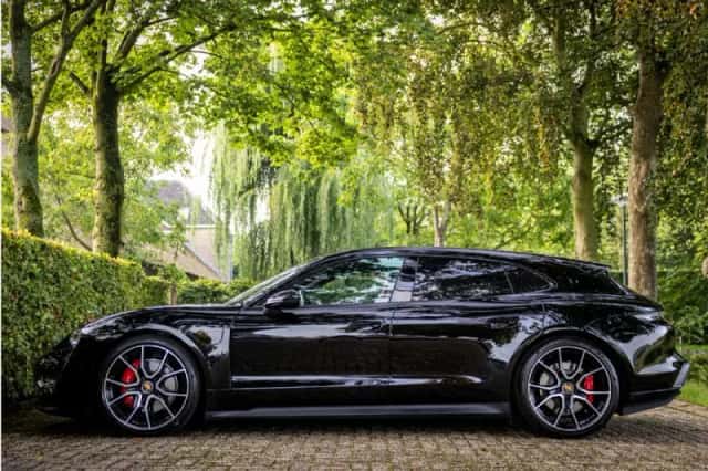 Porsche Taycan Sport Turismo (2023) thumbnail 3