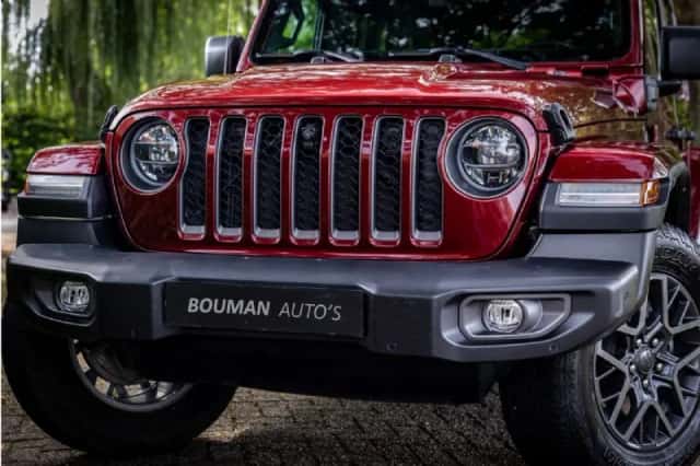 Jeep Wrangler (2021) thumbnail 2