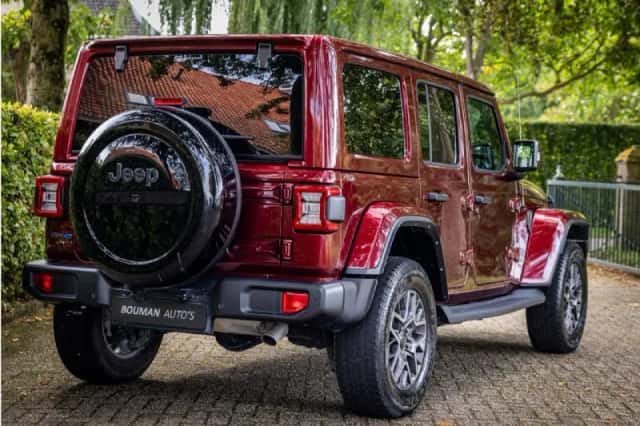 Jeep Wrangler (2021) thumbnail 4